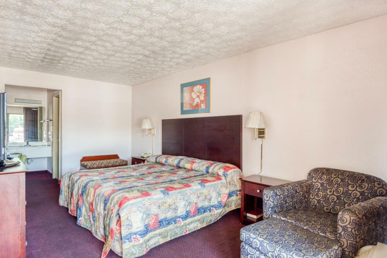 Oyo Hotel Decatur I-20 East & Wesley Club Dr Exterior foto