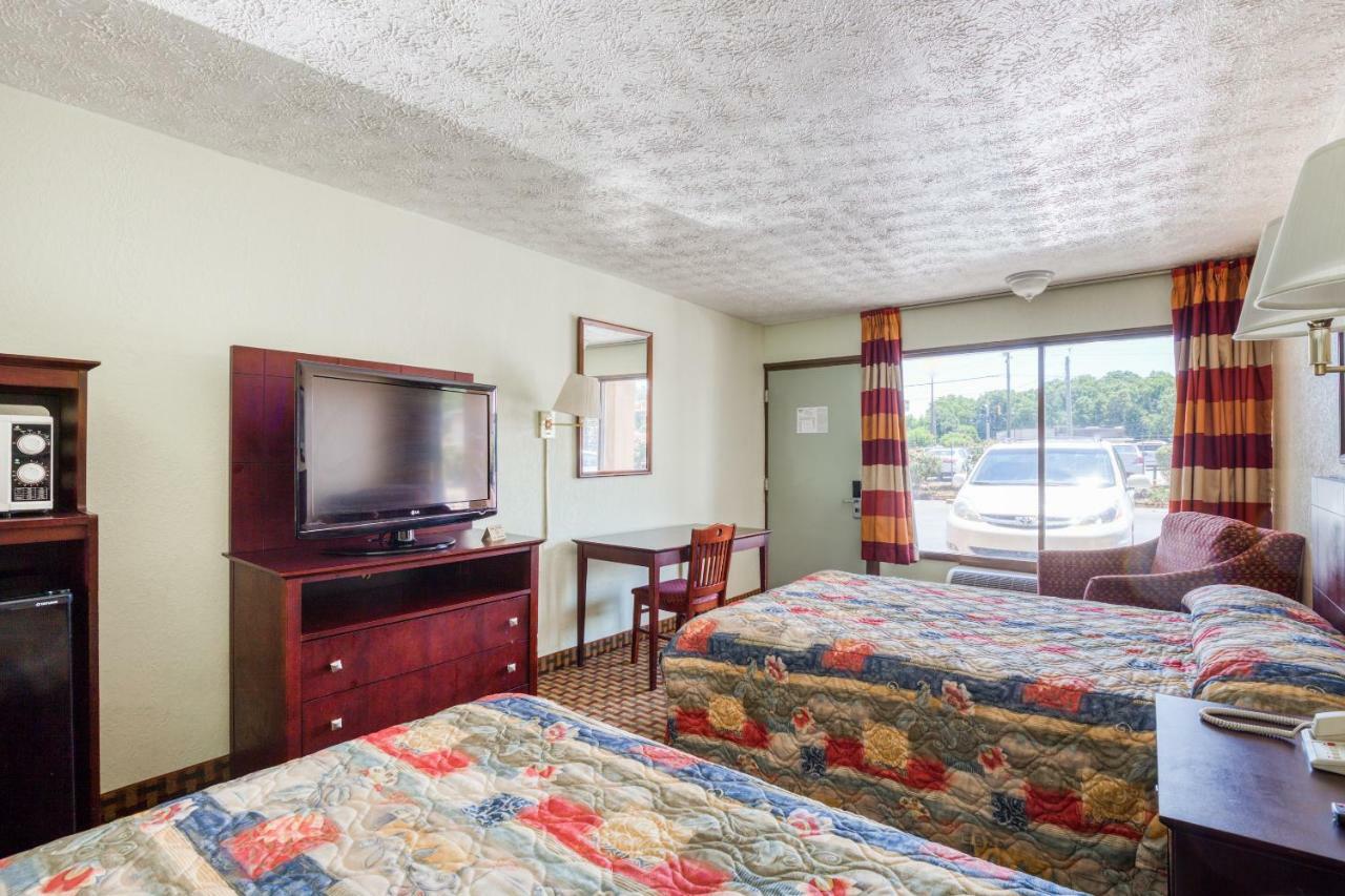 Oyo Hotel Decatur I-20 East & Wesley Club Dr Exterior foto