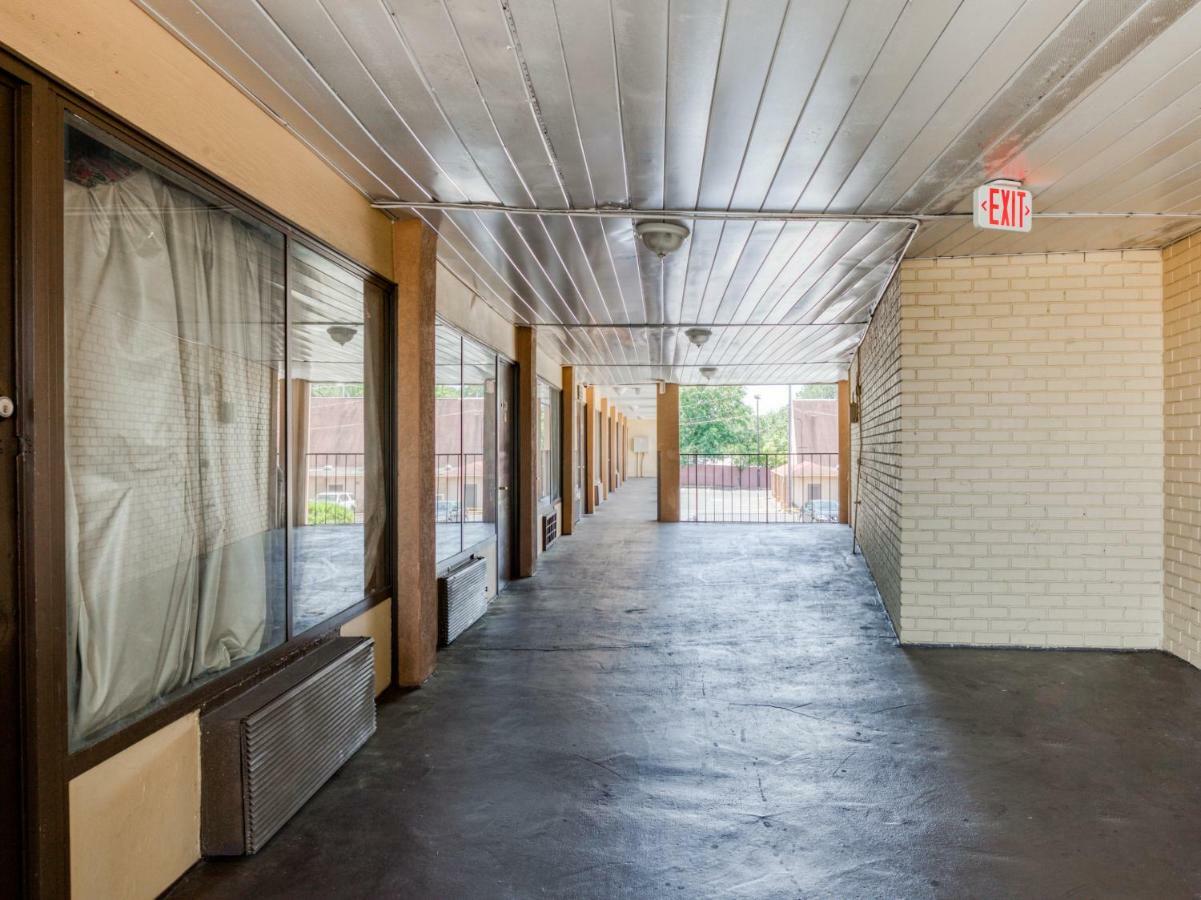 Oyo Hotel Decatur I-20 East & Wesley Club Dr Exterior foto